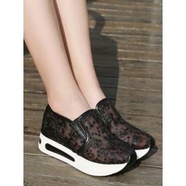 Breathable Floral Embroidery Slip-on Muffin Sneakers