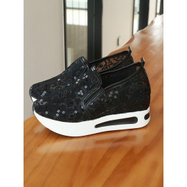 Breathable Floral Embroidery Slip-on Muffin Sneakers